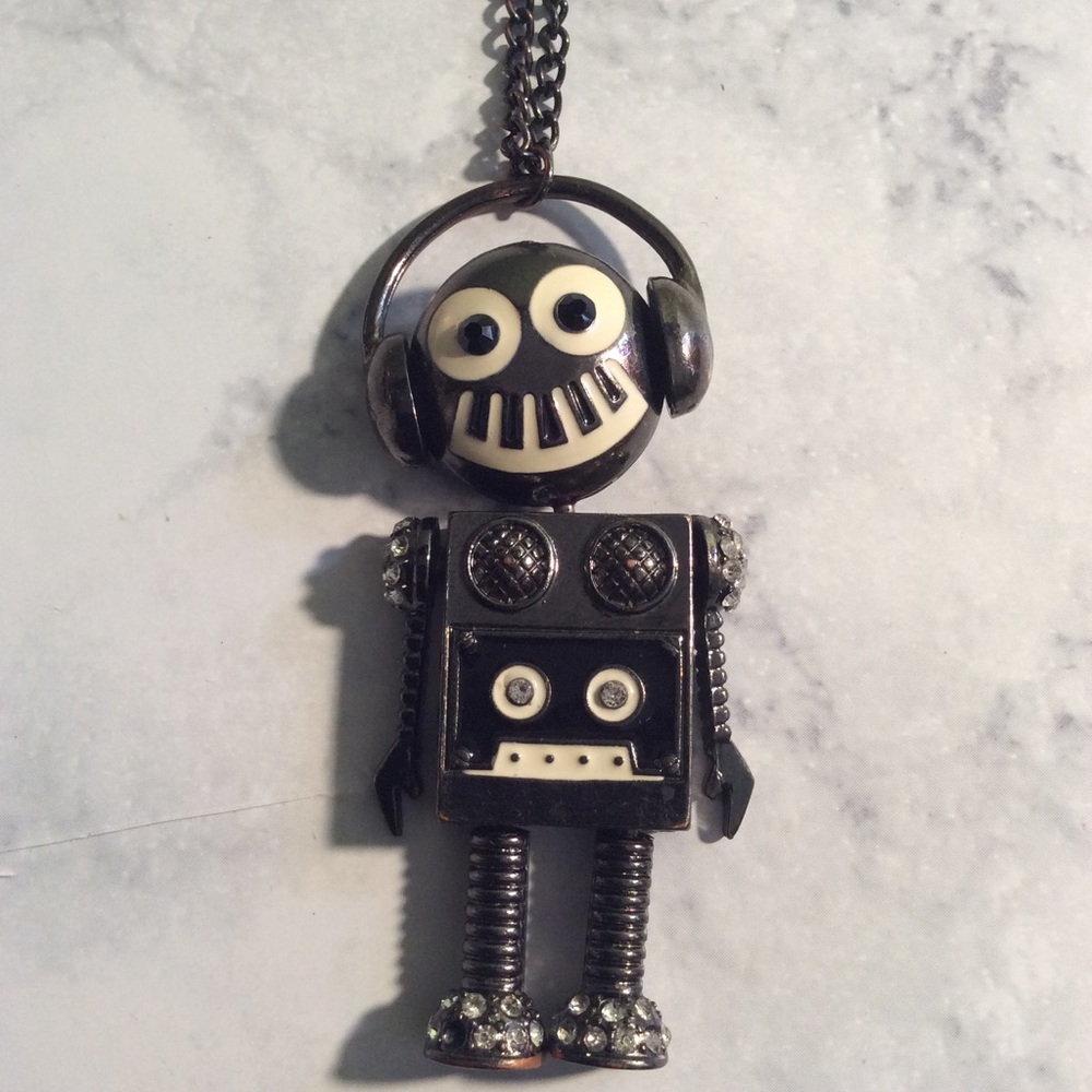 Musical robot necklace